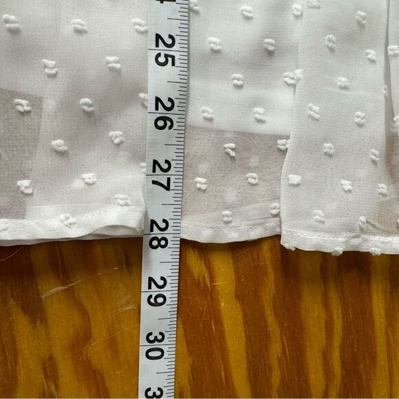 Adorable white embroidered flutter sleeve V neck  flowy bohemian top w dots - Picture 6 of 8